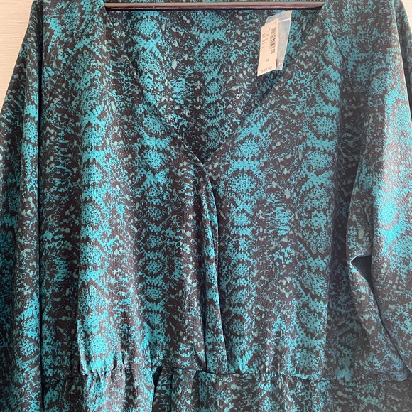 Teal Snakeskin Print Crossover Peplum Blouse - Picture 4 of 5